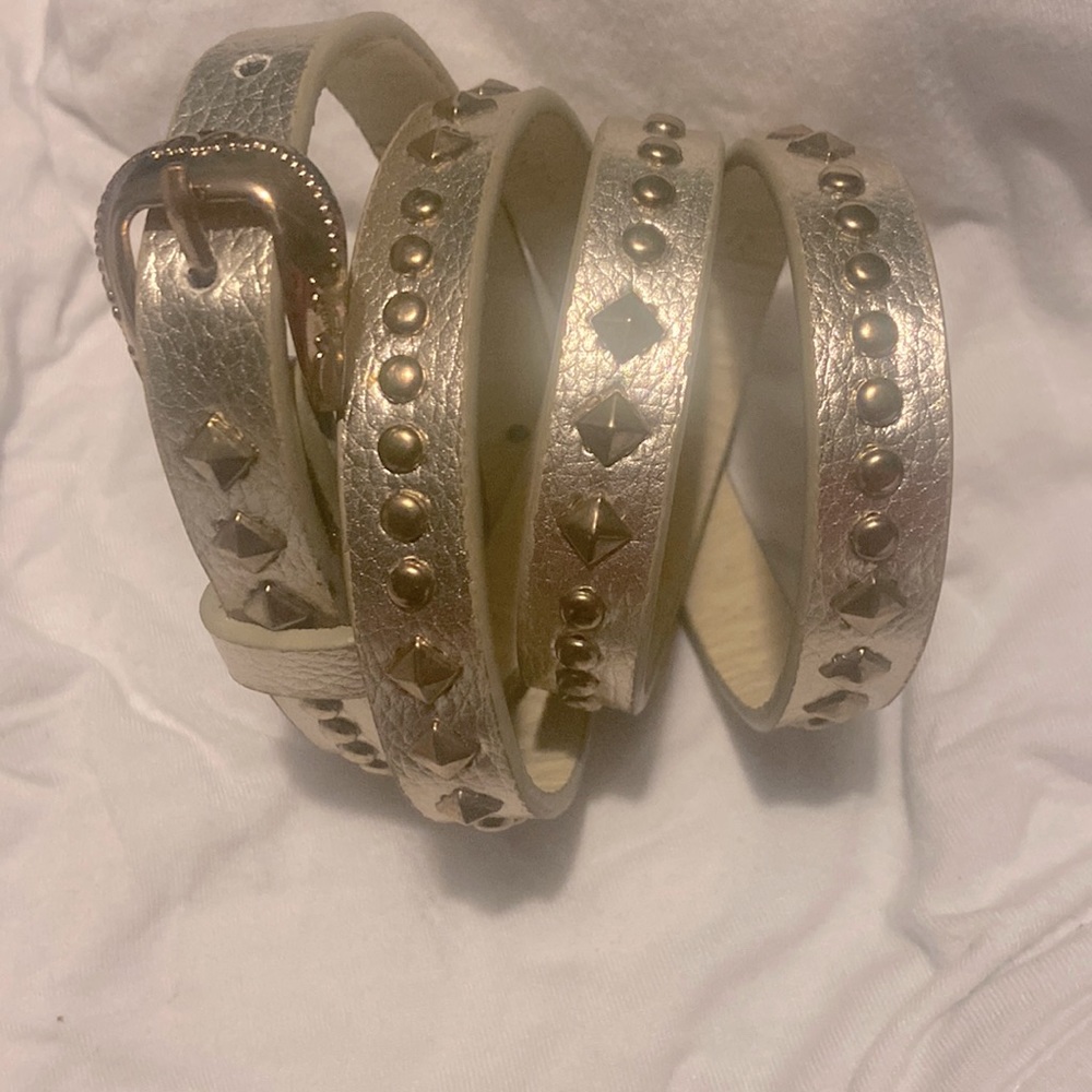 Metallic Rose gol belt detailed belt buckle like new used 1x measures one size